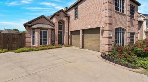 5845 Fathom Dr, Fort Worth TX  76135-7014 exterior