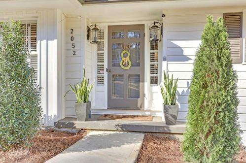 2052 Brookview Dr, Atlanta, GA 30318-1613