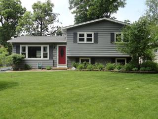 254 Ironwood Dr, Third Lake, IL 60046