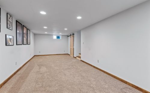 261 Gresham Ave, Saint Paul MN  55128-3916 exterior