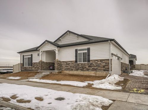 5128 Quatar St, Denver, CO 80019-3572