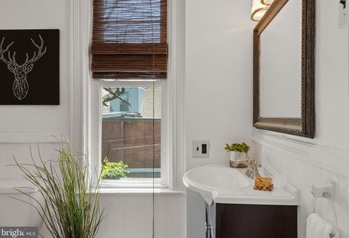 33 Ruby St, Lancaster PA  17603-5166 exterior