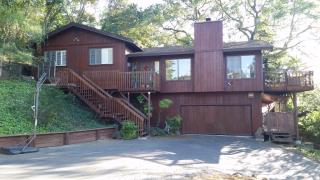 25 Via Floreado, Orinda, CA 94563-1924