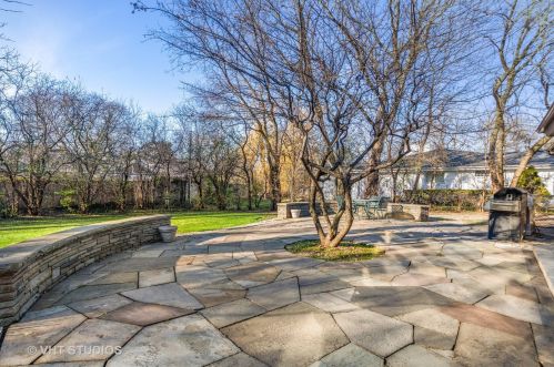320 Aspen Ln, Highland Park, IL 60035-4525