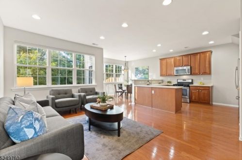 23 River Birch Cir, Princeton, NJ 08540-4628
