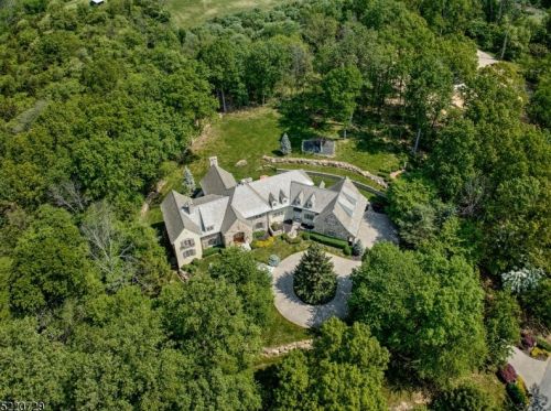 6 Potter Ln, Lebanon, NJ 08833-4539