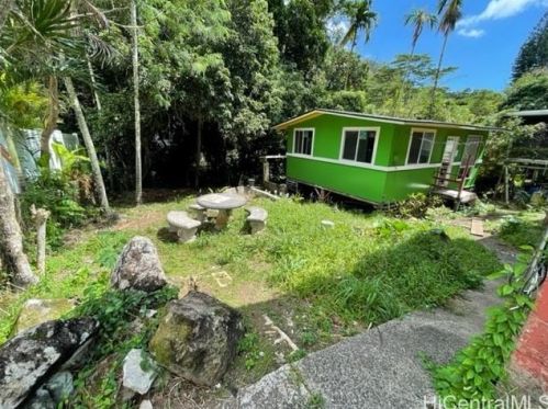 3007 Numana Rd, Honolulu, HI 96819-2906