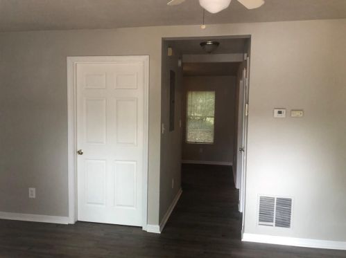 55 Gum Tree Ct, Porterdale, GA 30016-1843
