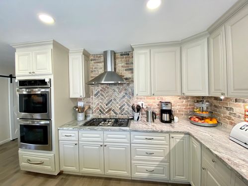 265 Shawnee Dr, Carol Stream IL  60188-1962 exterior