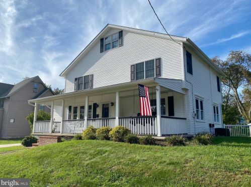 21 Princeton Ave, Stratford, NJ 08084-1215