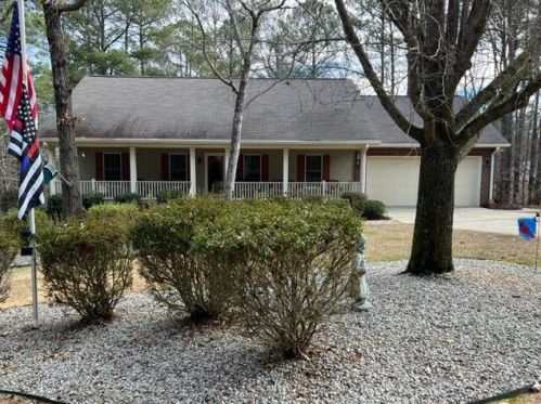211 Willow Ln, Mc Cormick, SC 29835-2709