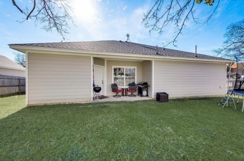 209 3 St, Valley View TX 76272-5403 exterior