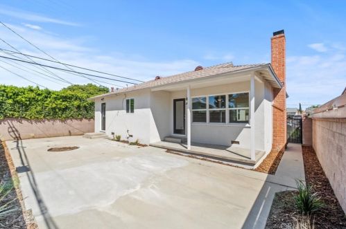 11609 Atkinson Ave, Hawthorne CA  90250-1827 exterior