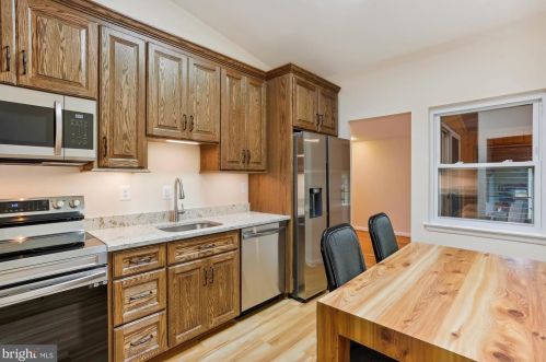 11510 Lockhart Pl, Silver Spring MD 20902-3166 exterior