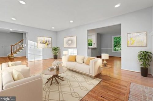 5835 Oakland Park Dr, Springfield VA  22015-2438 exterior