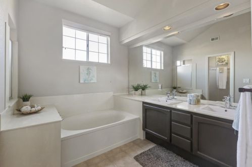 218 Summerwind Dr, Milpitas CA 95035-2416 exterior