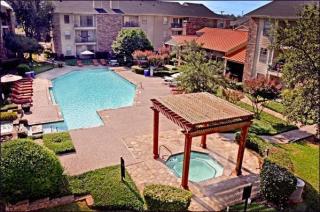 6051 Hulen St, Fort Worth TX  76132-4818 exterior