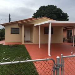 771 20th St, Hialeah, FL 33010-2429