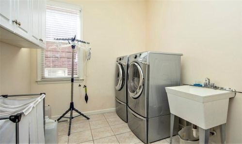 205 Fieldsborn Ct, Atlanta GA  30328-1039 exterior
