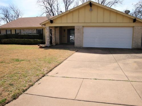 3205 Ashford Ave, Fort Worth, TX 76133-3101