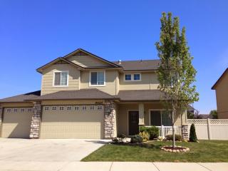 5420 Vercelli Way, Meridian ID  83646-2933 exterior
