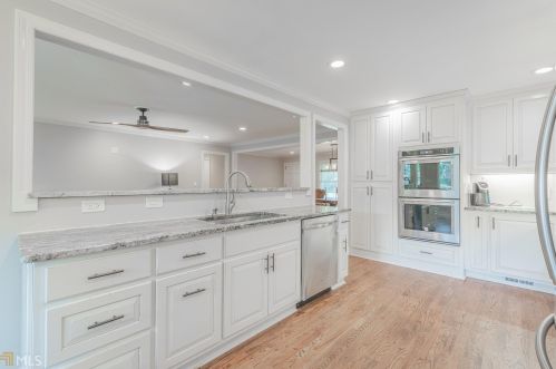51 Holly St, Hartwell, GA 30643-4357