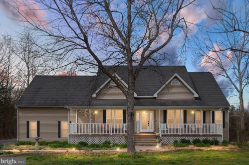 6202 Julian Ln, Mineral, VA 23117-9671
