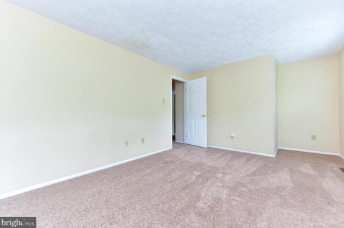 7309 Sterling Grove Dr, Springfield VA  22150-4437 exterior