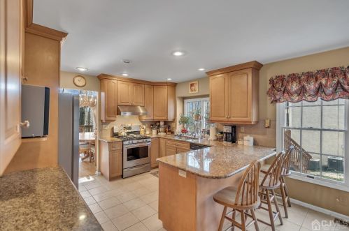 40 Lavender Dr, Princeton NJ  08540-9448 exterior