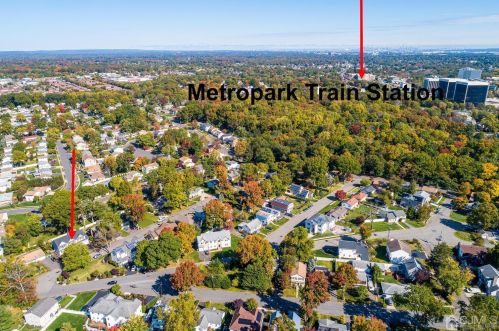 132 Alfred St, Edison, NJ 08820-3839
