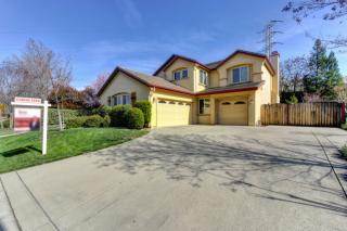 319 American River Canyon Dr, Folsom, CA 95630-7171
