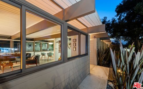 2430 Bywood Dr, Glendale CA  91206-4703 exterior