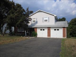 44 Midwell Rd, Hartford, CT 06109-2839