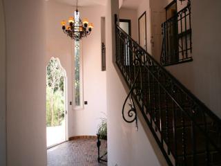 2194 Ponet Dr, Los Angeles CA  90068-3643 exterior