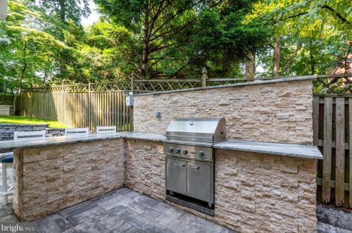 1314 Dl Dr, Silver Spring MD 20910-1601 exterior