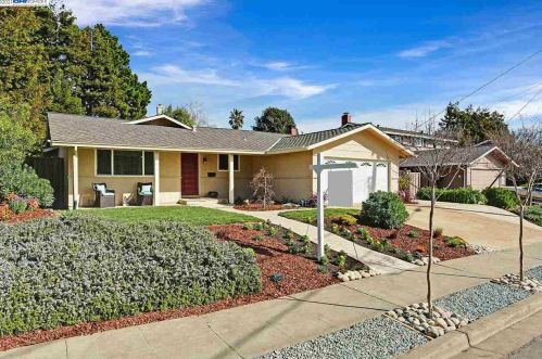 7935 Peppertree Rd, Pleasanton, CA 94568-1348