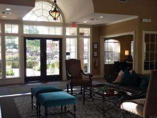 2050 Grayson Dr, Grapevine TX  76051-7075 exterior