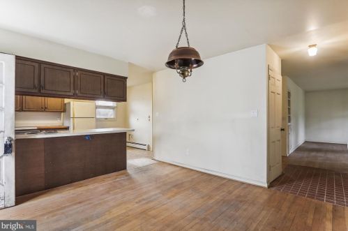 211 Ednor Rd, Silver Spring MD 20905-5134 exterior