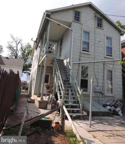 213 Broadway, Hanover PA 17331-2503 exterior