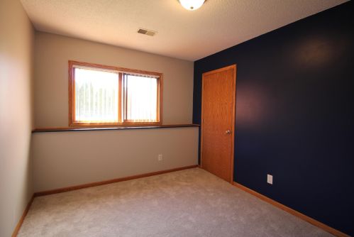 2414 Hynes Ave, Saint Paul MN 55128-5113 exterior