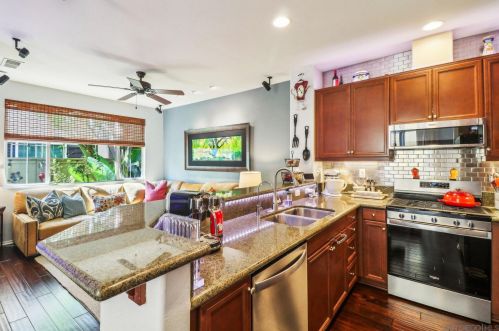 1482 Caminito Sicilia, Chula Vista CA  91915-4142 exterior