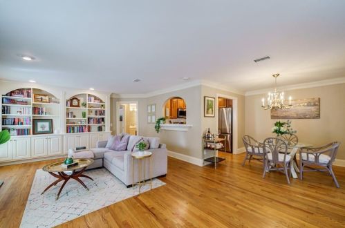 101 Bainbridge Dr, Atlanta GA  30327-4269 exterior