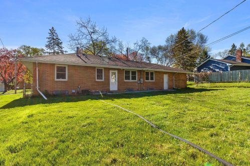 1086 Highview Dr, Saint Paul MN  55112-2418 exterior