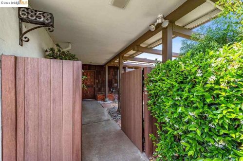 6858 Kenilworth Ave, Richmond, CA 94530-1842