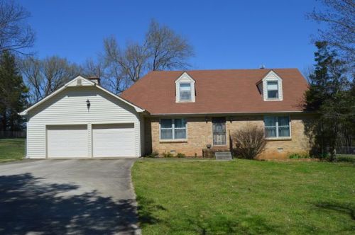 2127 Tulip Hill Dr, Murfreesboro, TN 37127-6120