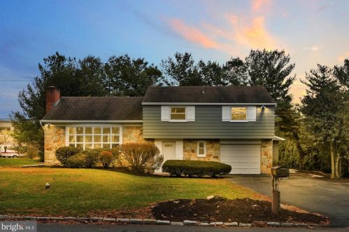 1542 Santa Barbara Dr, Lancaster, PA 17601-4143