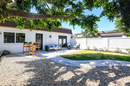 4042 Germainder Way, Irvine CA  92612-2106 exterior