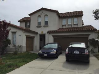 2676 Spindrift Cir, Hayward, CA 94545-1241