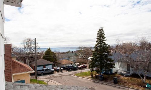 526 12 1/2 Ave, Duluth, MN 55805-2329