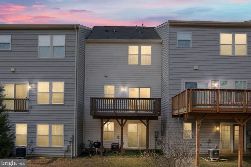 206 Spring Park Ln, Fredericksburg, VA 22405